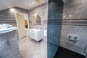 Bath and separate shower ensuite to first floor family room